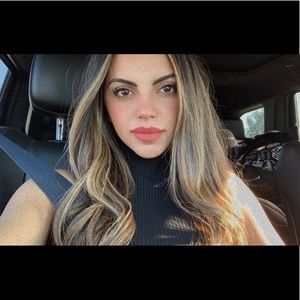 Meet your Posher, Adriana